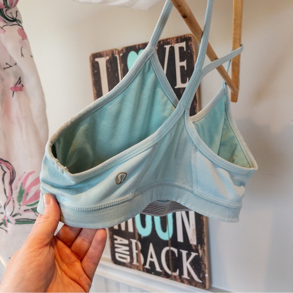 Under Armour Turquoise Sports Bra Size XS - Picture 7 of 9